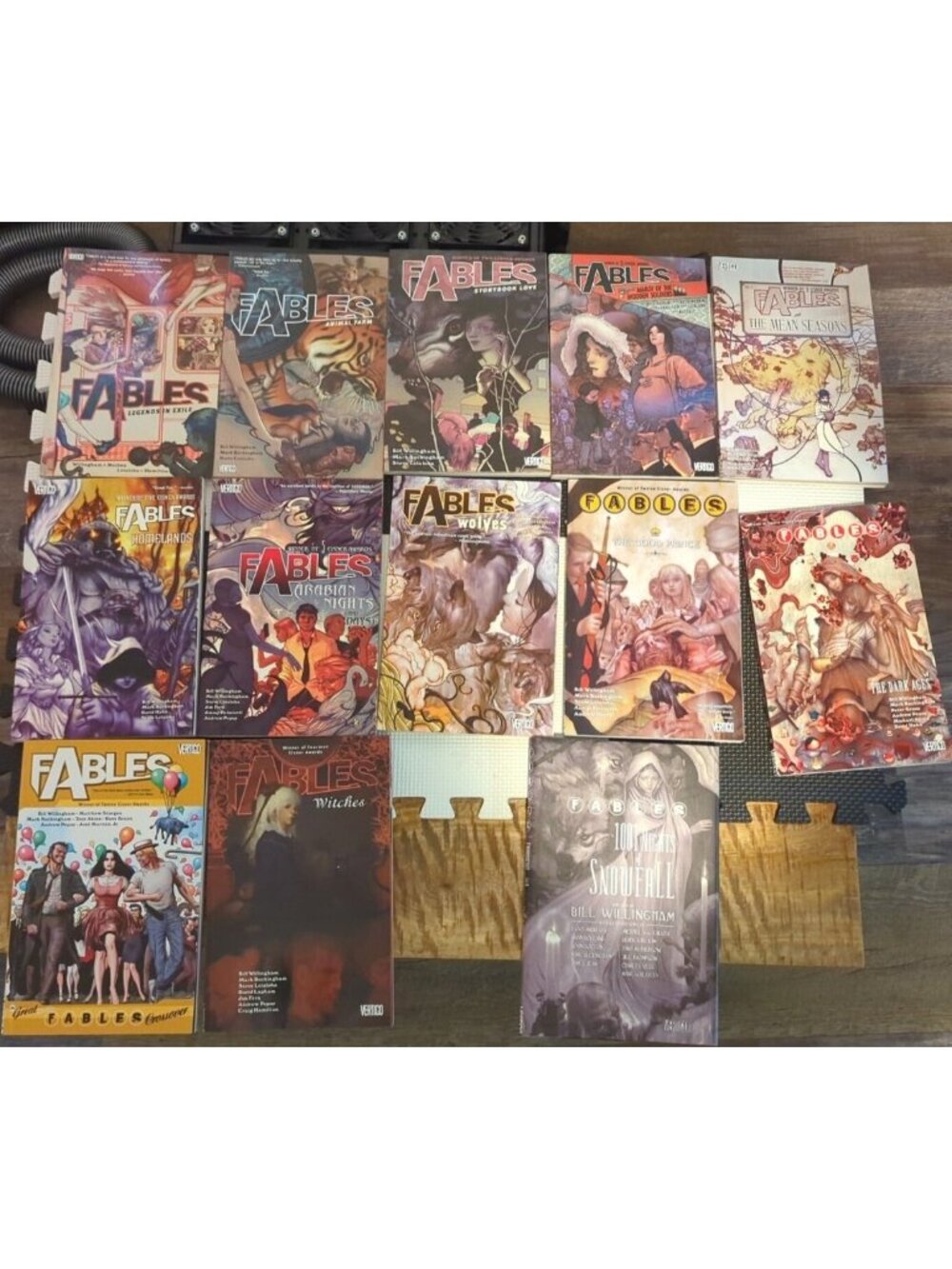Fables TPB Lot 1-14 (MISSING 9 + 11) + 1001 Nights of Snowfall
